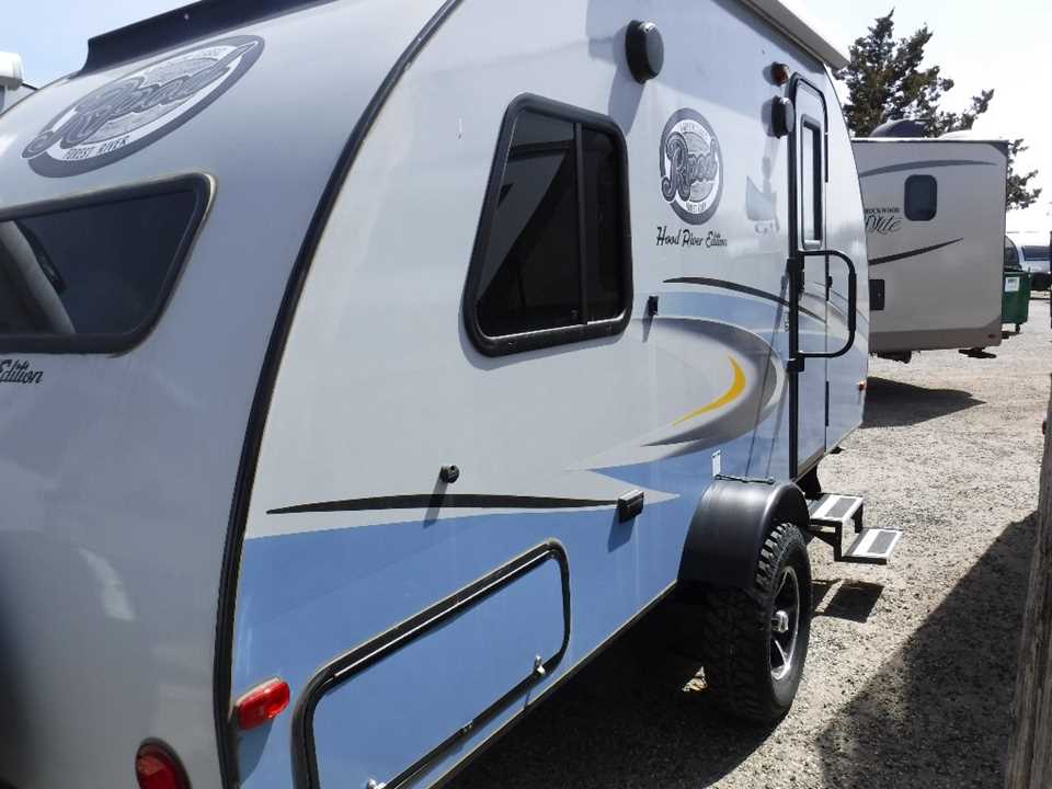 NEW 2018 Forest River RV r-Pod RP-176 Travel Trailer Stock # 1133 for ...